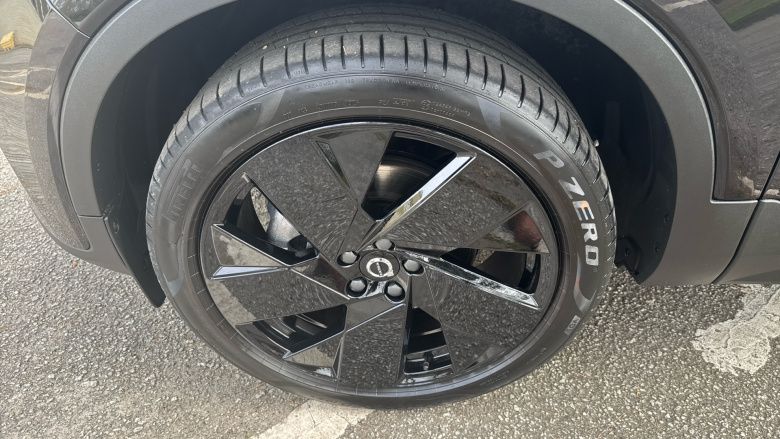 Volvo XC40 2.0 B3P Plus Black Edition 5dr Auto Petrol Estate